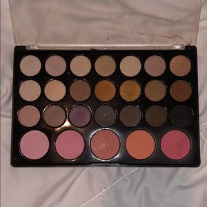 ✨HOUR SALE ✨ Palette